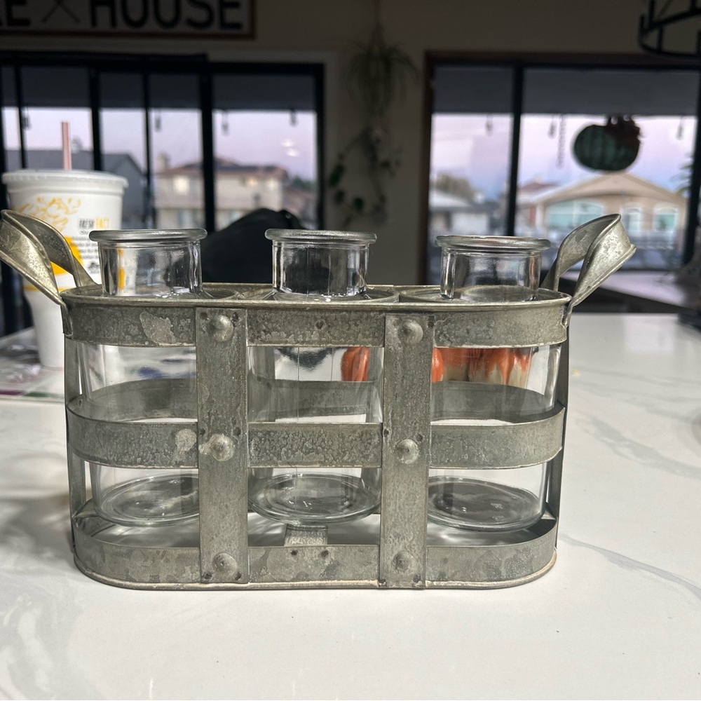 Farm house 3 piece glass vase with metal holder
